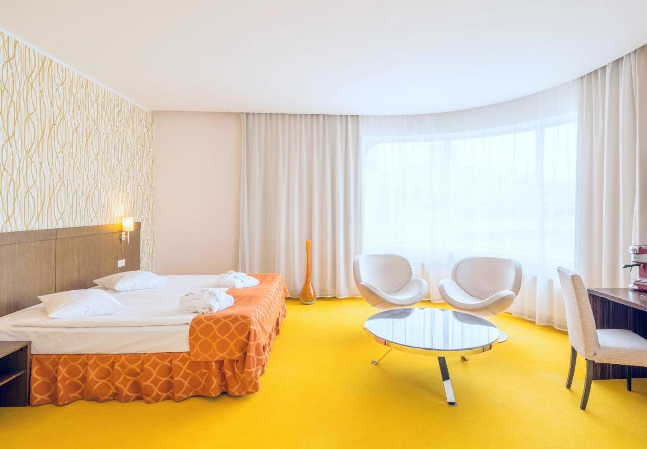 Rija Vef Hotel With Free Parking Riga Ngoại thất bức ảnh