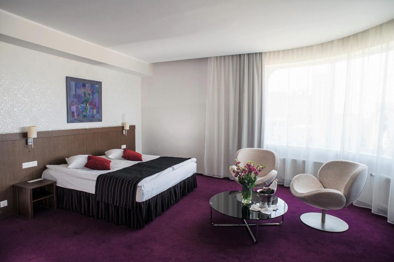Rija Vef Hotel With Free Parking Riga Ngoại thất bức ảnh