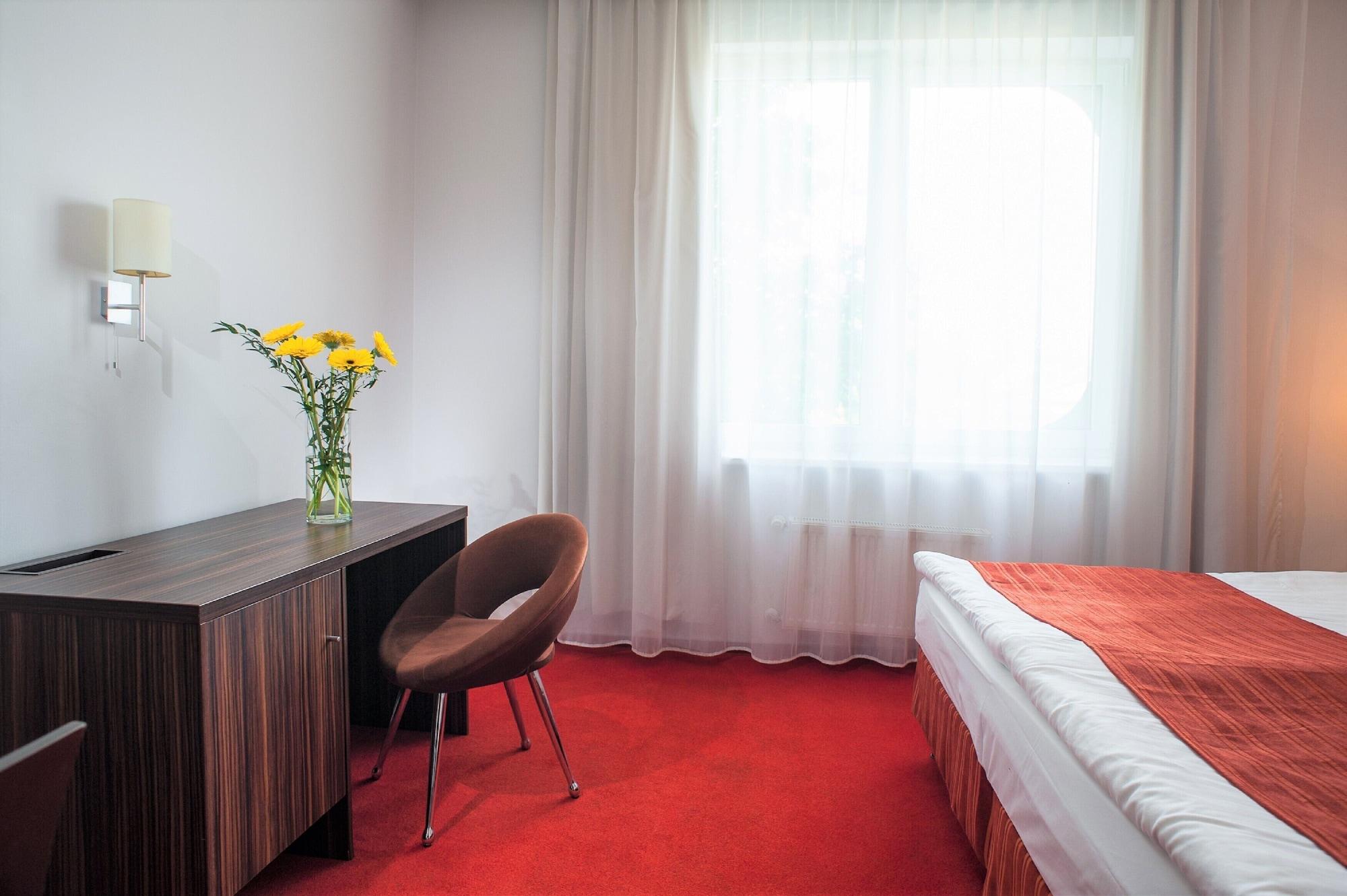 Rija Vef Hotel With Free Parking Riga Ngoại thất bức ảnh