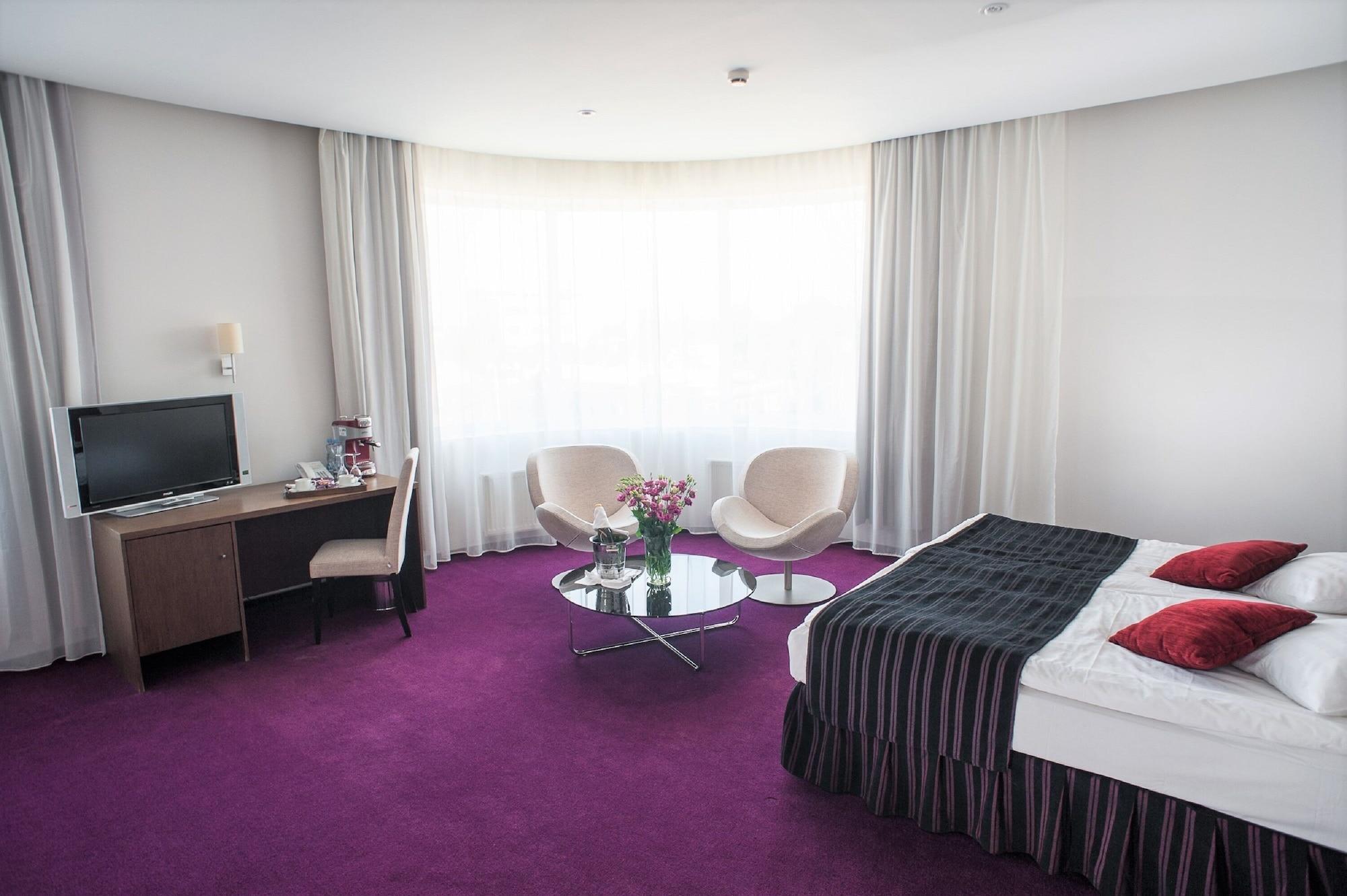 Rija Vef Hotel With Free Parking Riga Ngoại thất bức ảnh