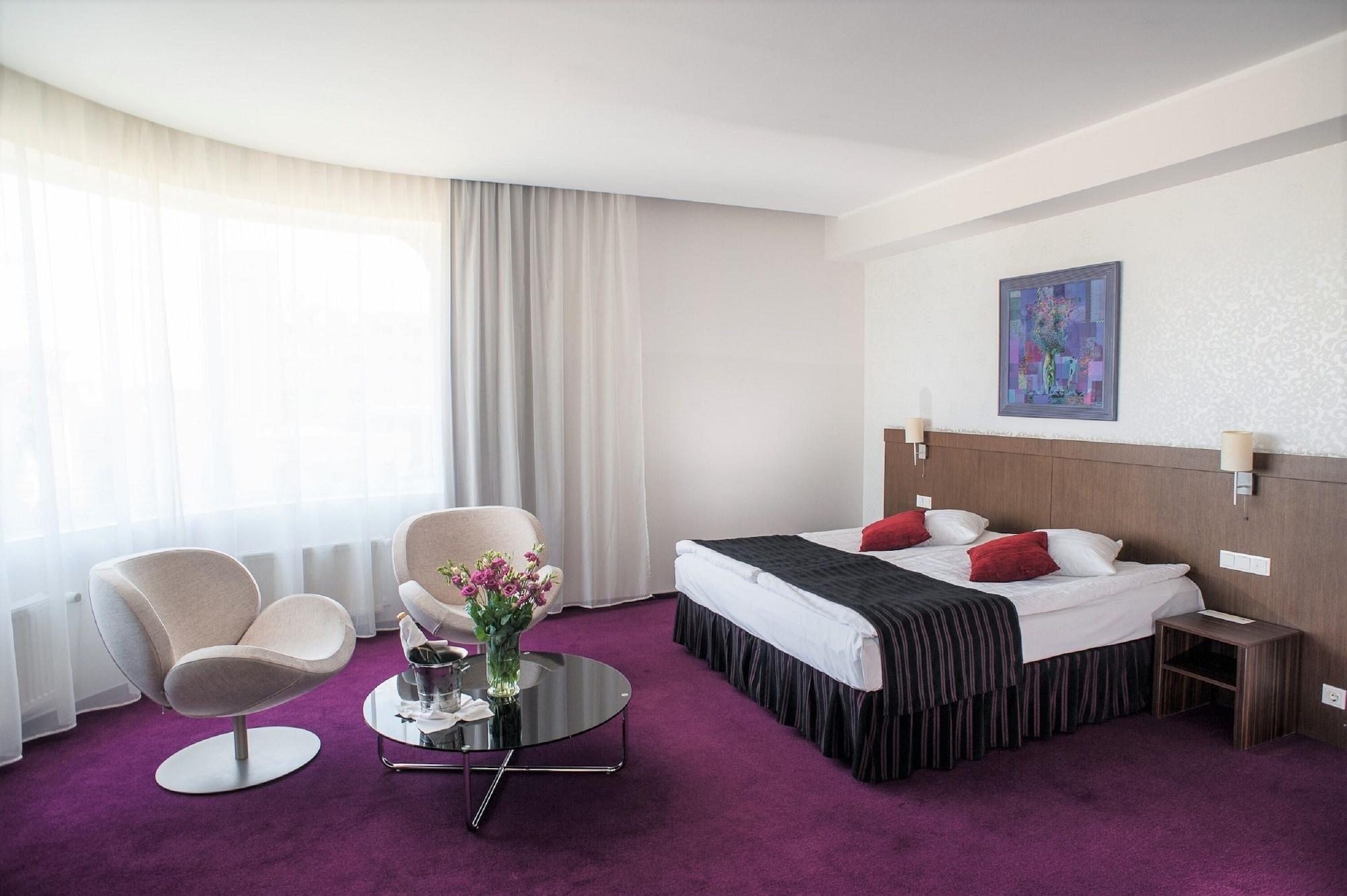 Rija Vef Hotel With Free Parking Riga Ngoại thất bức ảnh