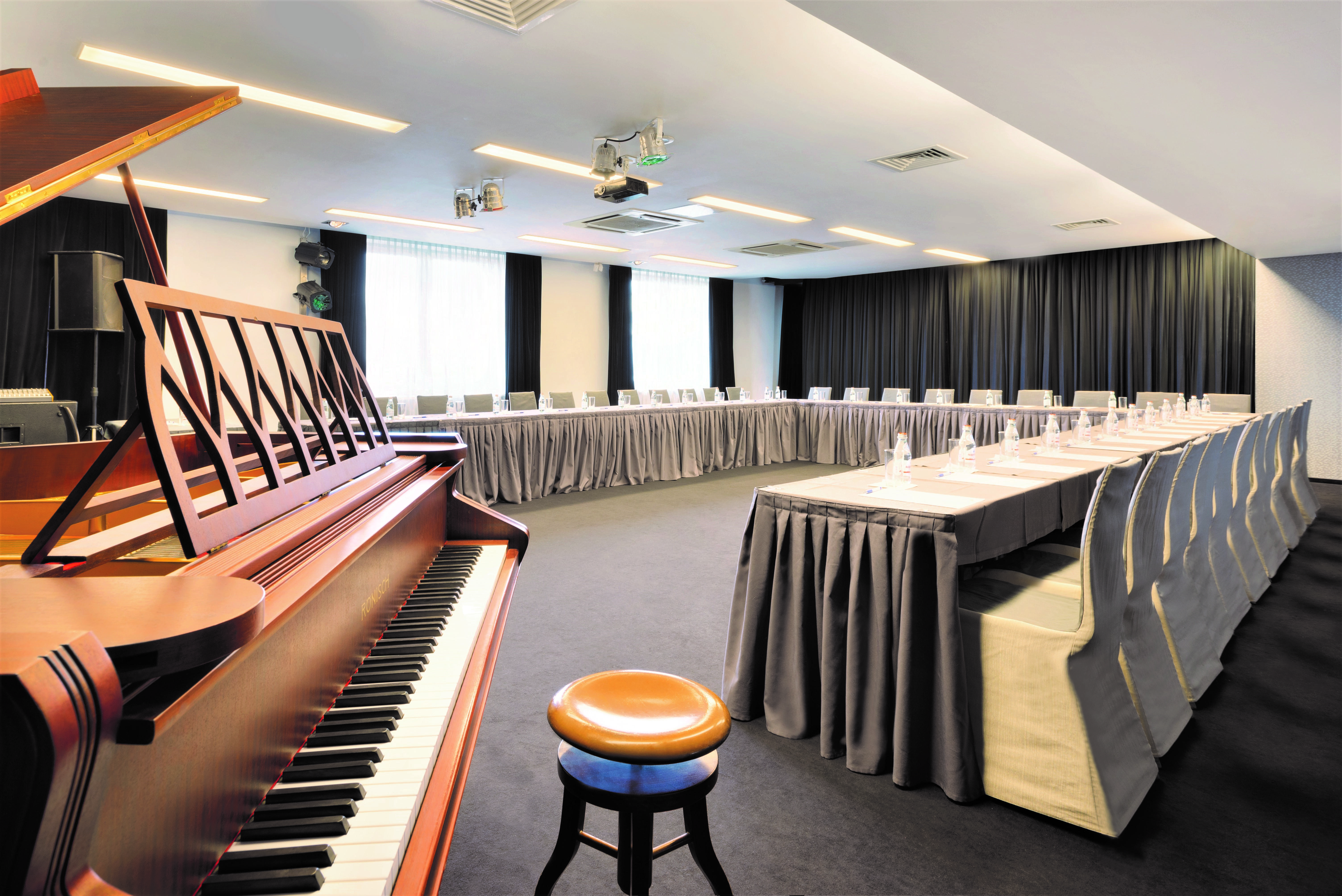 Rija Vef Hotel With Free Parking Riga Ngoại thất bức ảnh