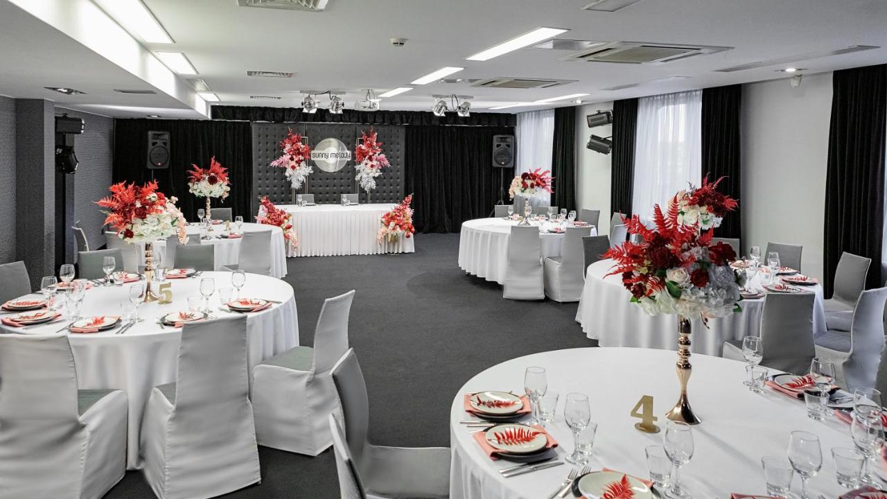 Rija Vef Hotel With Free Parking Riga Ngoại thất bức ảnh