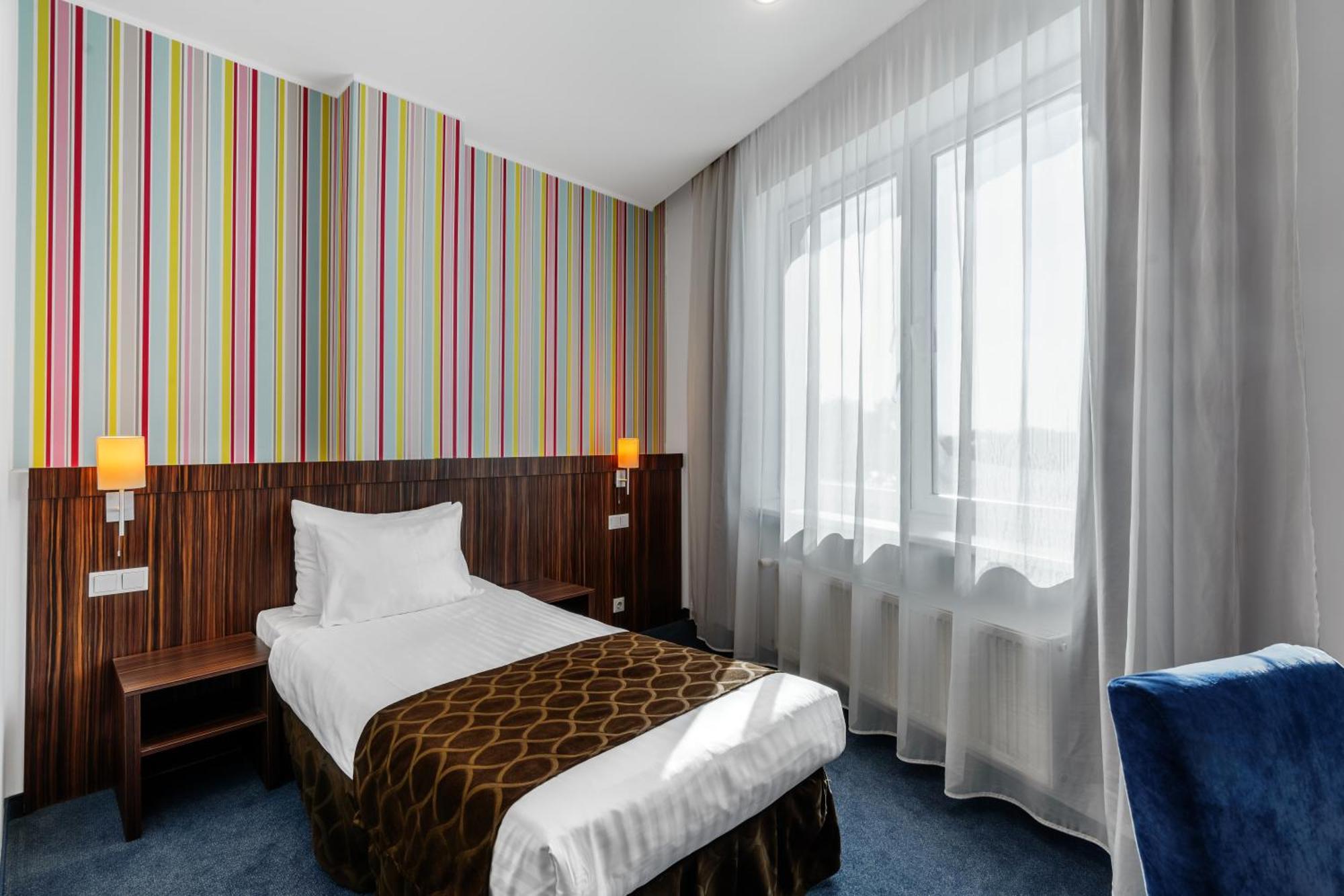 Rija Vef Hotel With Free Parking Riga Ngoại thất bức ảnh