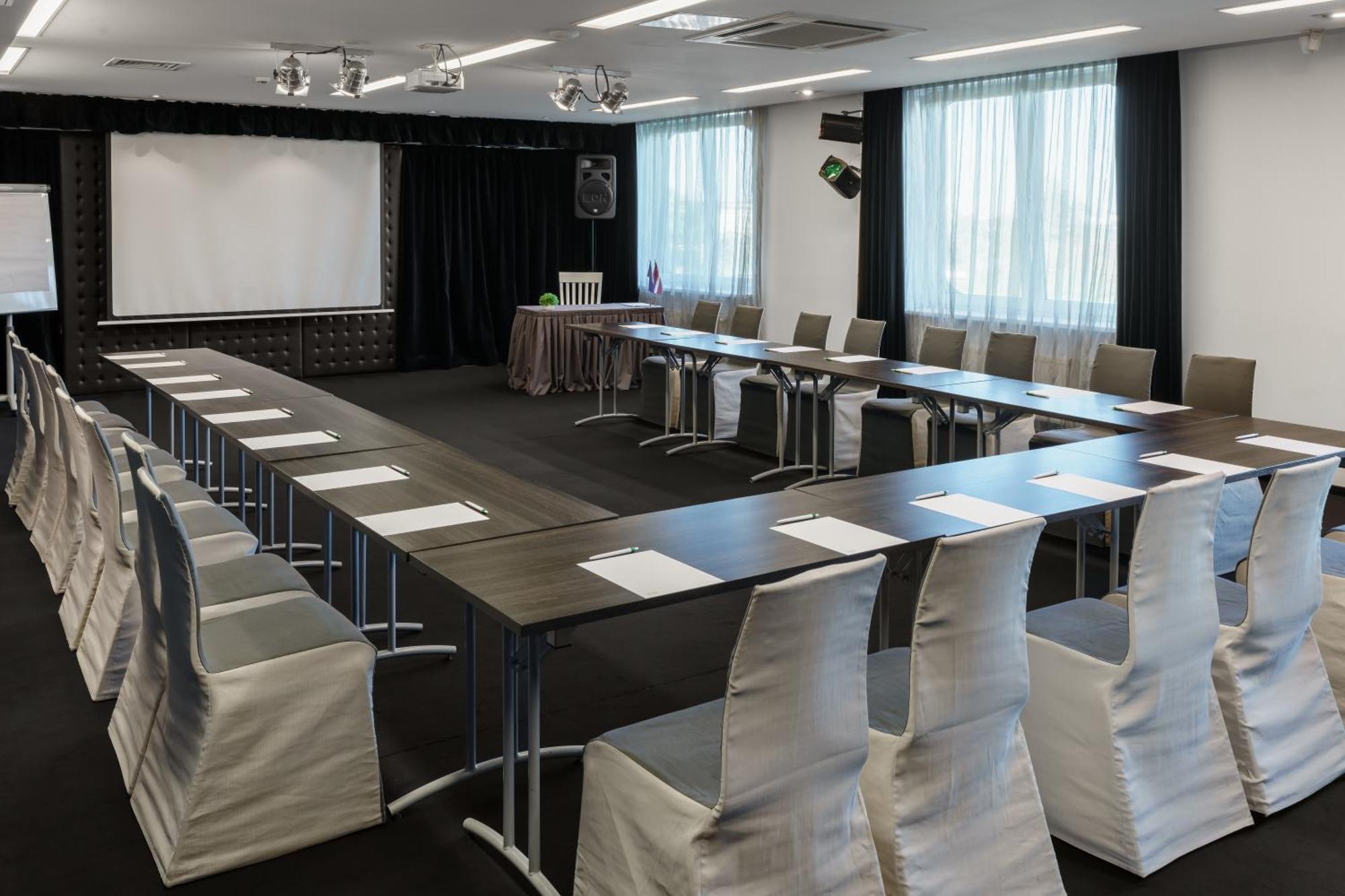 Rija Vef Hotel With Free Parking Riga Ngoại thất bức ảnh