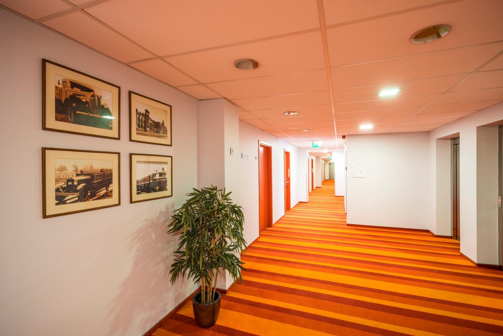 Rija Vef Hotel With Free Parking Riga Ngoại thất bức ảnh