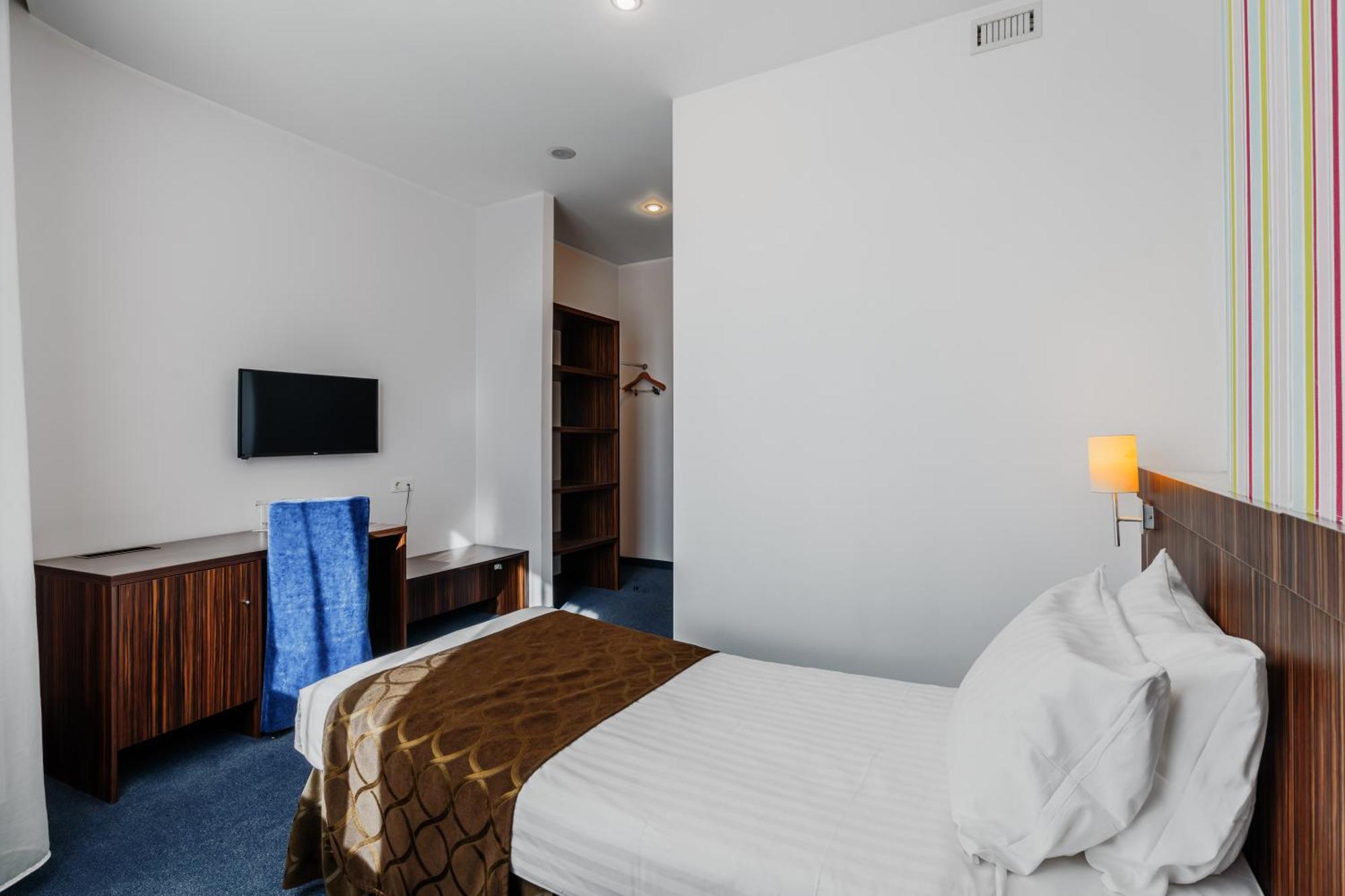 Rija Vef Hotel With Free Parking Riga Phòng bức ảnh