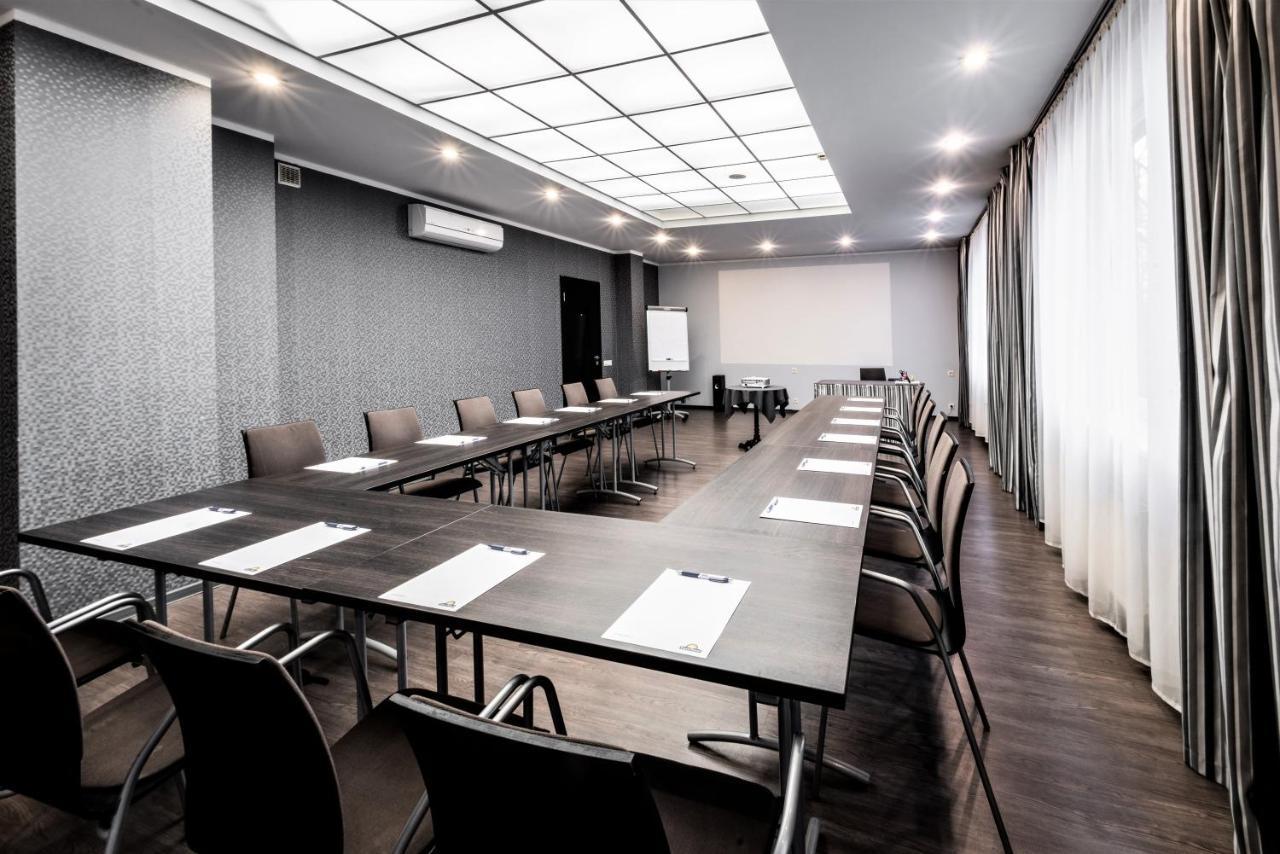 Rija Vef Hotel With Free Parking Riga Ngoại thất bức ảnh